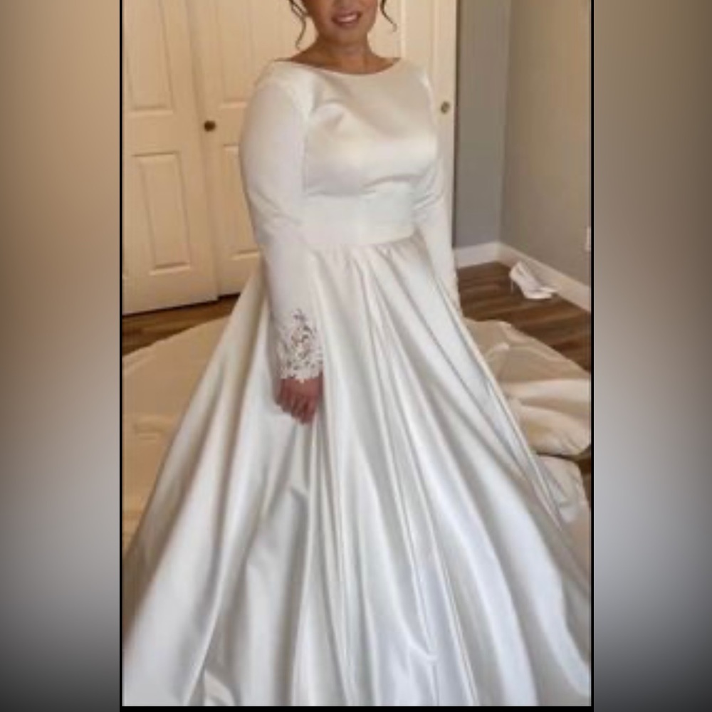 Gorgeous wedding dress